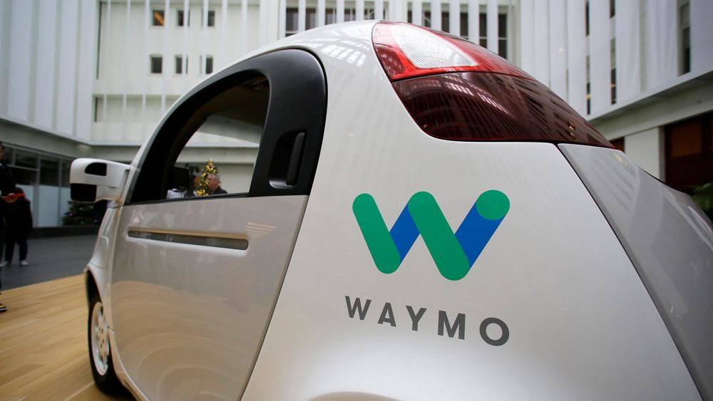 En førerløs bil er utstilt av Google i San Francisco.