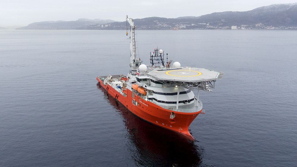 Det norske skipet Seabed Constructor går inn i letingen etter det savnede flyvraket etter MH370. 