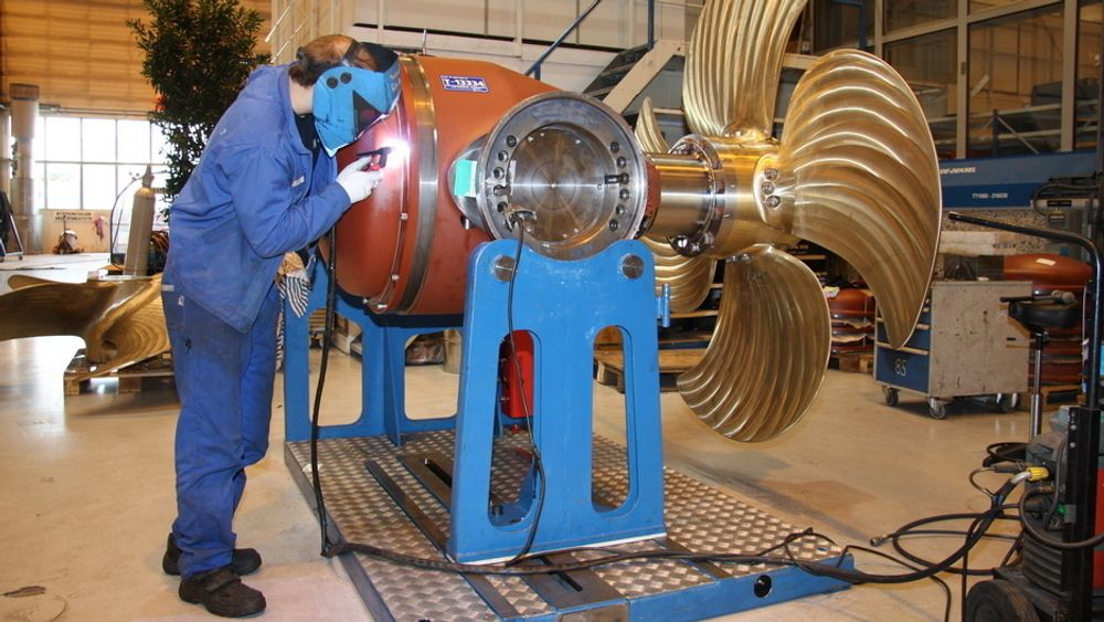 Rolls-Royce i Ulsteinvik lager blant annet baugpropeller.