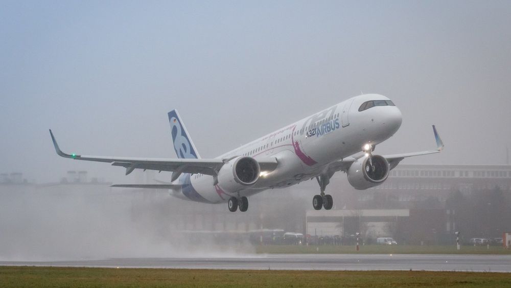 Det første A321LR-flyet fløy for første gang fra Airbus-fabrikken i Hamburg onsdag 31. januar. MSN7877 er utstyrt med CFM Leap-1A-motorer.