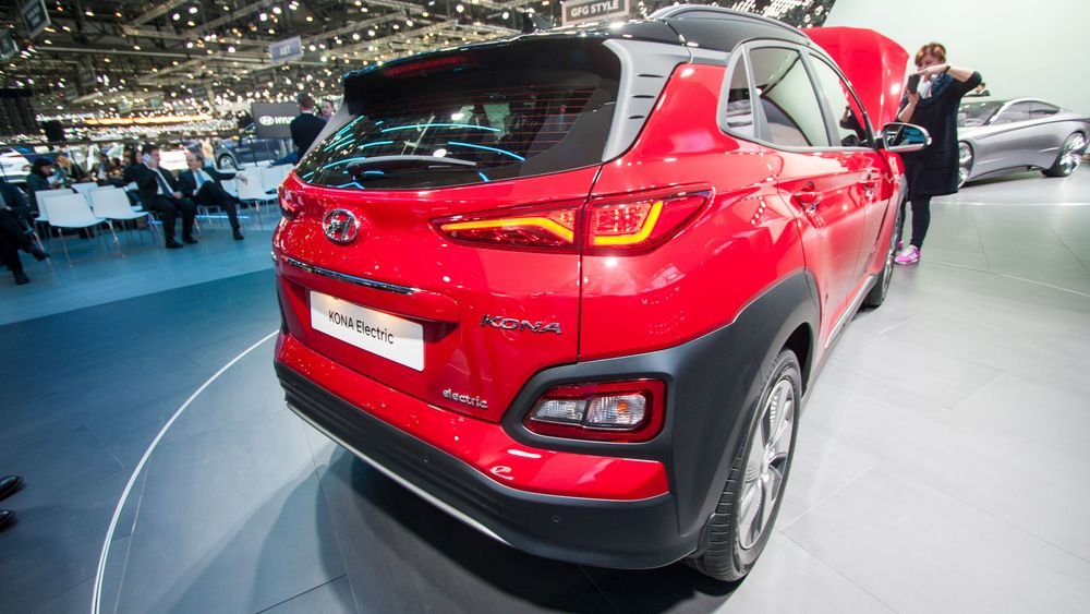 Hyundai Kona utstilt på bilmessen i Geneve.