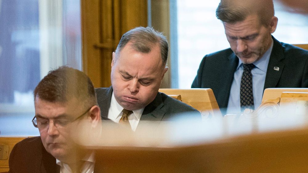 Knut Arild Hareide kunngjør at KrF ikke lenger kan ha tillit til Olemic Thommessen som stortingspresident. Foto: Terje Pedersen / NTB scanpix