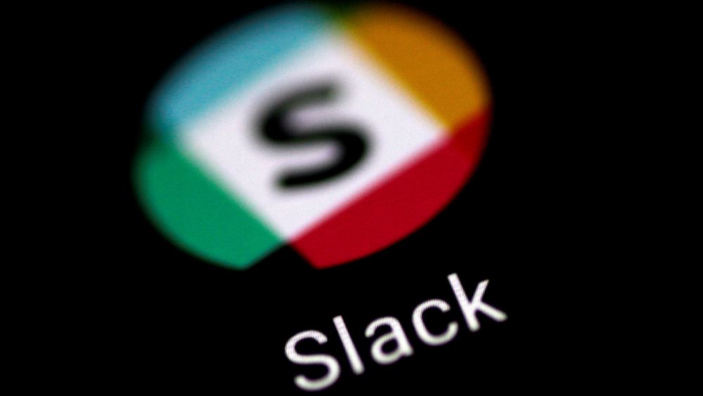 ILLUSTRASJONBILDE: Ikonet til Slack-appen på en mobiltelefon.