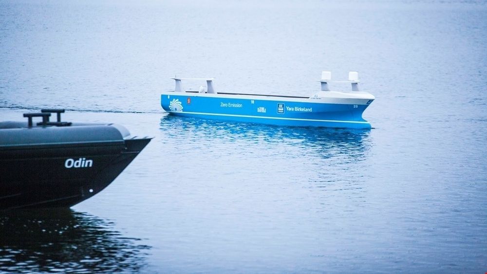 FFI-fartøyet Odin og modell av MV Yara Birkeland i Hortenbassenget.