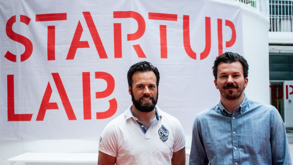 Espen Davidsen og Bertil Helseth fra oppstartsbedriften Intelecy utenfor Startuplab i Oslo.