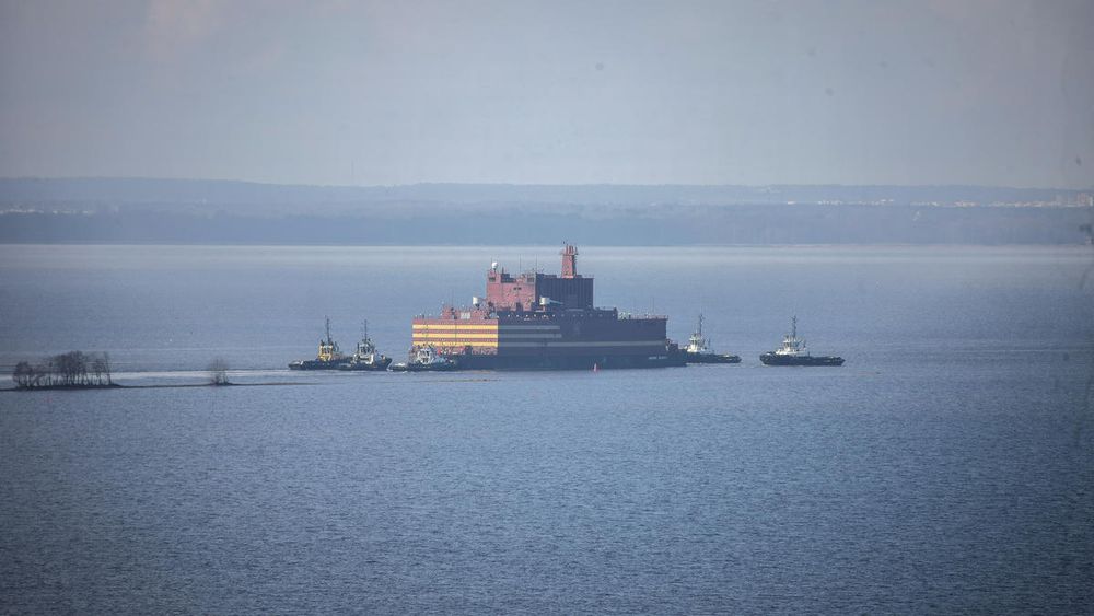 Verdens første flytende kjernekraftverk seiler i neste uke gjennom dansk og norsk farvann på sin ferd fra St. Petersburg til Murmansk.