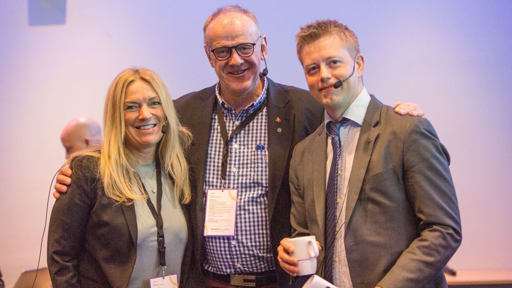 Direktør for Lyses televirksomhet, Toril Nag, her fotografert under Inside Telecom-konferansen i Strømstad 7. mai sammen med ordfører Bjørn Laugaland i Hjelmeland kommune og statssekretær Tommy Skjervold i Samferdselsdepartementet.