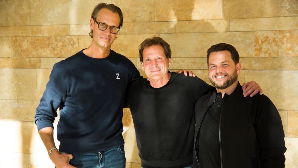 Fra venstre: Jacob de Geer, administrerende direktør og grunnlegger av iZettle, Dan Schulman, administrerende direktør i Paypal, samt Bill Ready, daglig leder i Paypal.