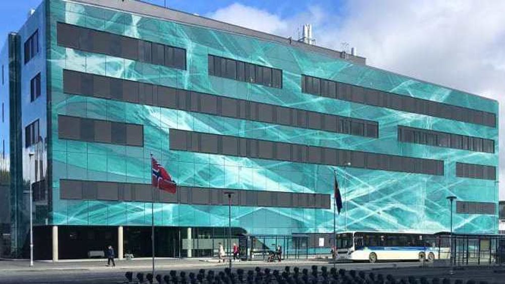 Statsminister Erna Solberg har åpnet det nye PET-senteret i Tromsø. Tidligere var det bare Rikshospitalet som kunne tilby den avanserte avbildningsteknikken her i landet.