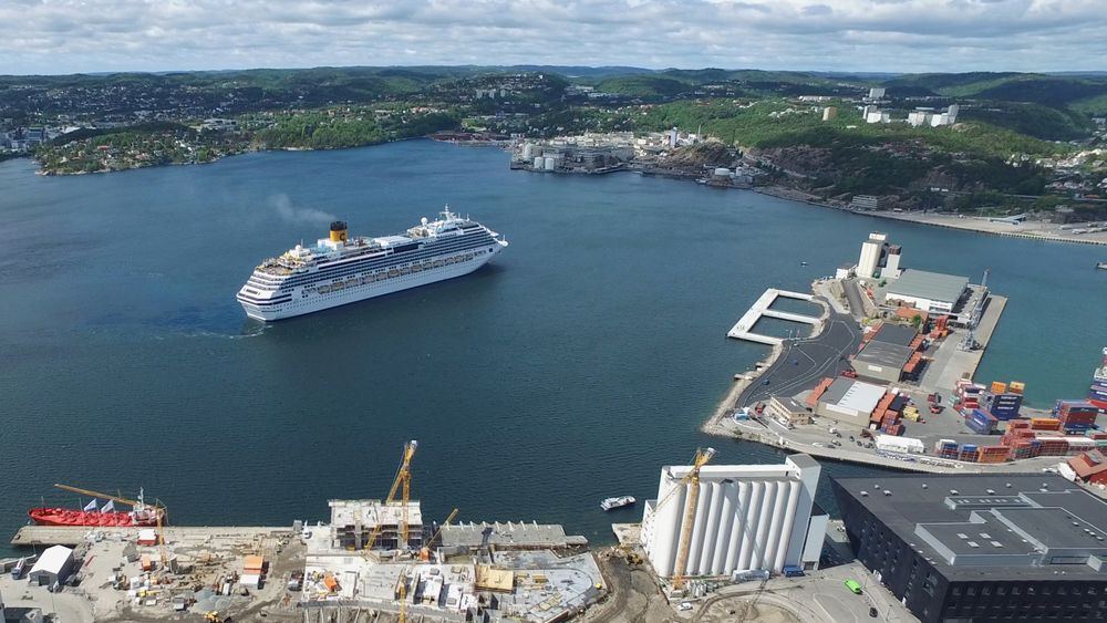 Cruiseskipskaia i Kristiansand kan fra august 2018 levere 16MVA høyspentstrøm med 60 Hz frekvens.