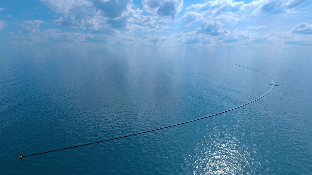 Ocean Cleanup Barrier sliter med å samle plast. Selskapet prøver å finne ut hvordan problemet skal løses. Illustrasjon: Ocean Cleanup.