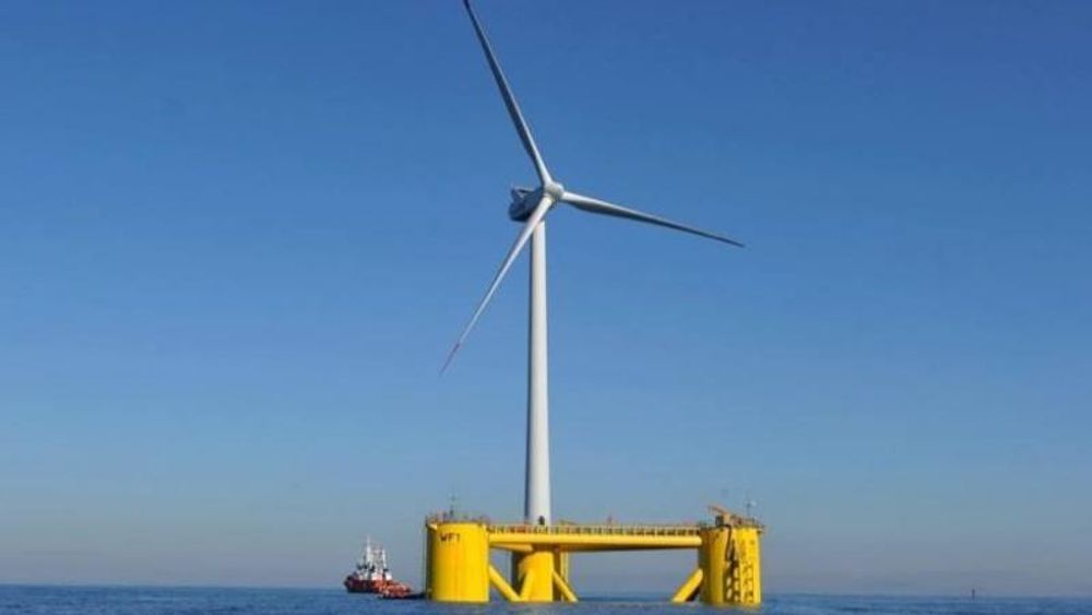 Pilotanlegget med Windfloat-platformen brukte en 2 MW Vestas-vindmølle. Fundamentet og møllen ble tauet ut på plass i januar 2012, og tatt ned igjen i 2016.