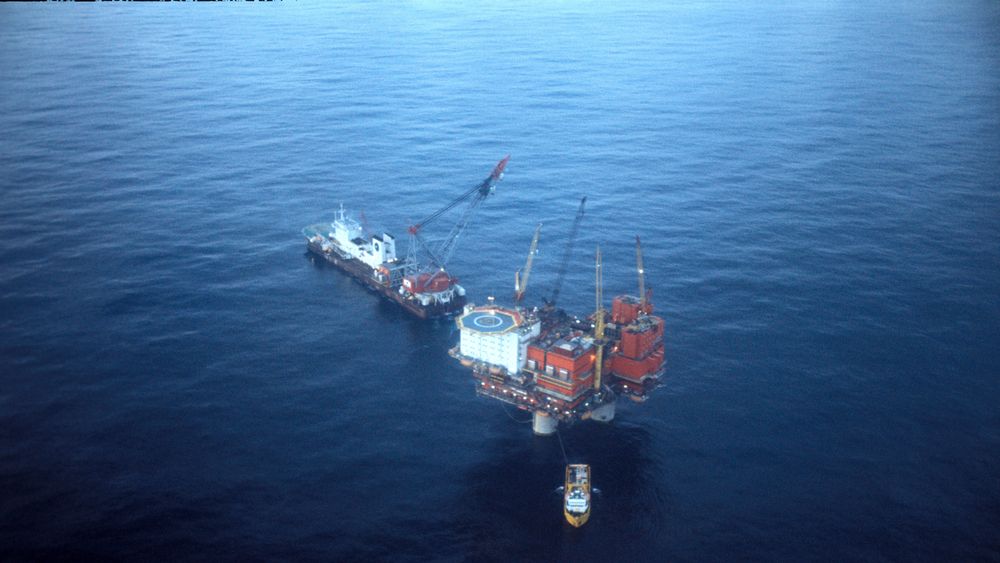 Slik så oljeboringsplattformen Statfjord A ut i oktober 1977, to år før produksjonsstart. Om få år er det over for den innbringende plattformen.