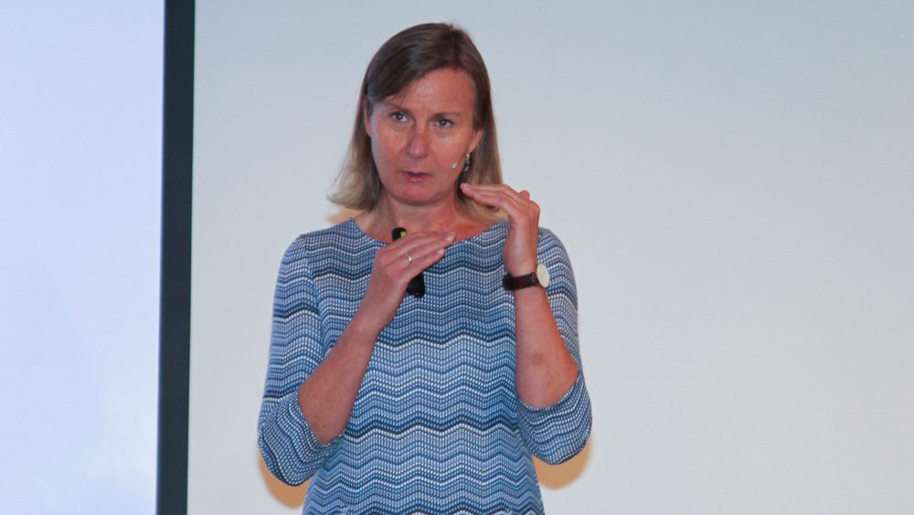 Nkom-sjef Elisabeth Aarsæther bidrar gjerne til å "oppklare eventuelle misforståelser" i kommunikasjonen mellom mobiloperatørene og Forsvarsbygg.
