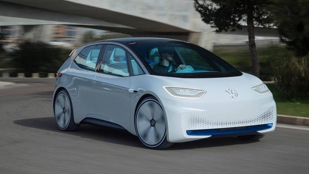 Volkswagen hevder de kommer til å lage den første folke-elbilen, med stort produksjonsvolum og lav pris.