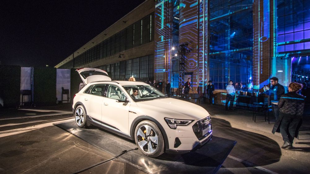 Audi E-tron vist frem i San Francisco.
