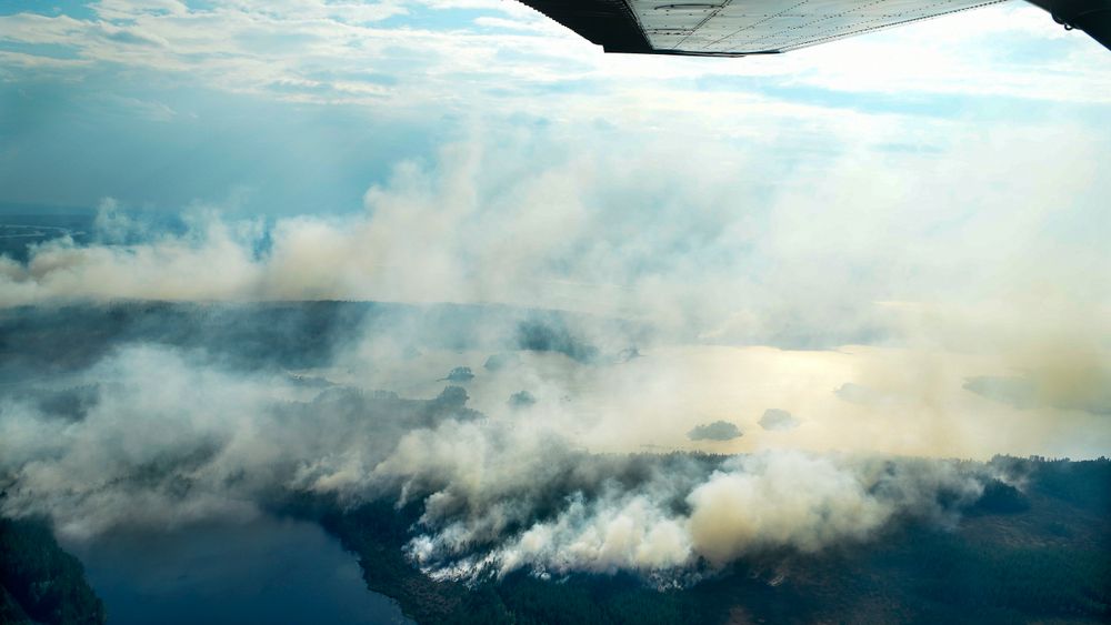 Ekstremvær er en av konsekvensene av klimaendringene. Årets tørkesommer førte til skogbranner både i Norge og Sverige. Bildet er fra skogbrannen ved Ljusdal i Sverige.