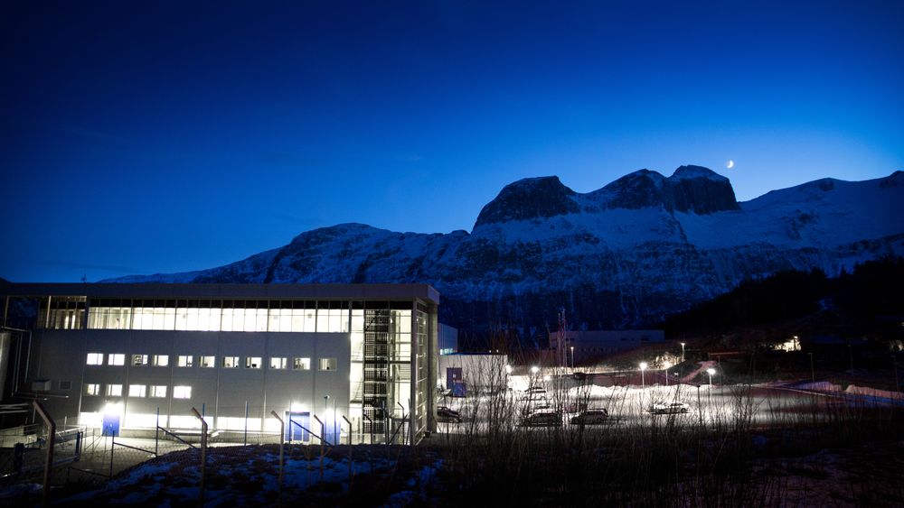 Norwegian Crystals i Glomfjord sliter på grunn av kraftige prisfall i solcellemarkedet. 80 av 105 ansatte er permittert. 