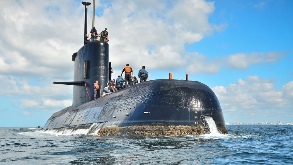 Arkivfoto av den savnede ubåten som forsvant i november i fjor med et mannskap på 44 om bord. Nå er fartøyet funnet på 800 meters dyp utenfor kysten av Argentina, utenfor halvøya Valdes.