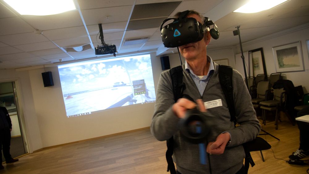 Jan Egil Sæberg i DNV-GL tester VR-opplegget for havbruk.