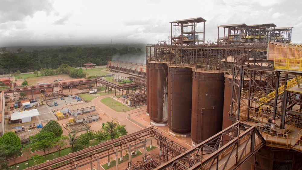 Produksjonen på Alunorte-fabrikken til Hydro i Brasil kjøres på halv maskin inntil produksjonsforbudet under den strafferettslige prosessen også blir hevet.
