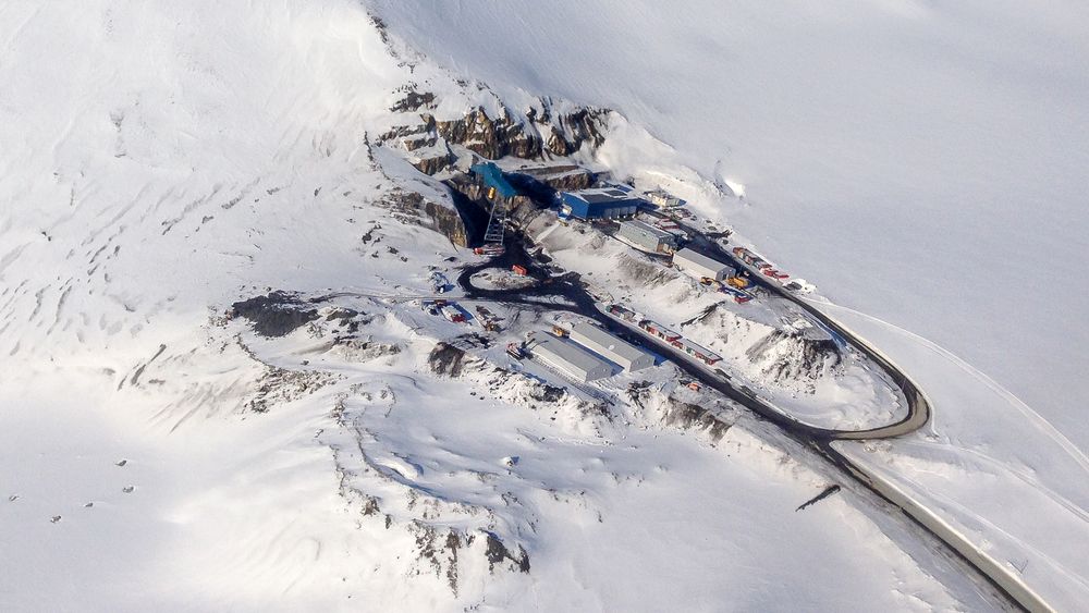 Først ute: Den nye kullgruve i Lunckefjell skal ikek i drift. I stedet skal terrenget ryddes og settes tilbake til slik det var.