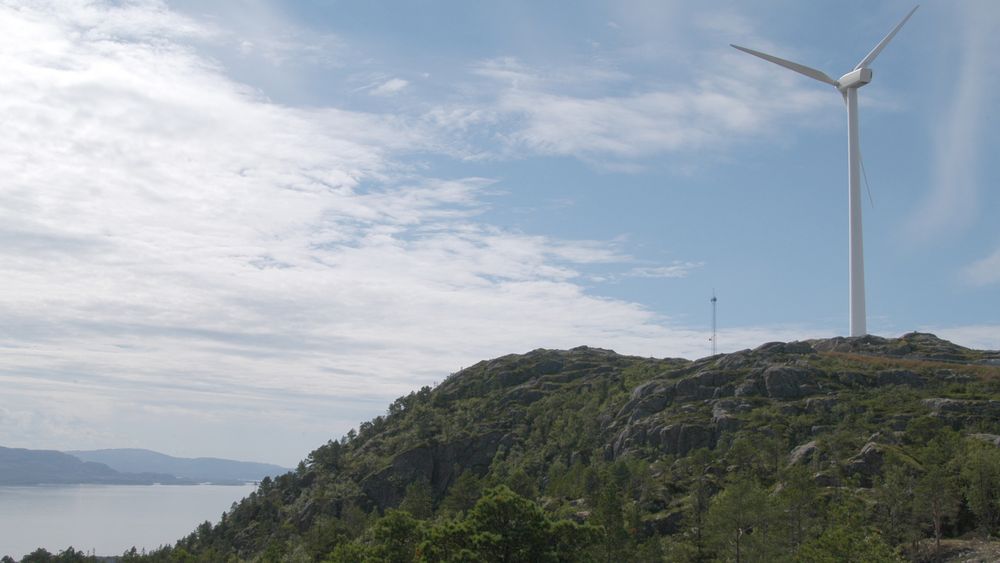 NTE har gjennom årene satset over 700 millioner kroner på vindkraftutbygging på Hundhammerfjellet i Nærøy. Mesteparten gikk tapt. Nå skal 14 nye vindturbiner bygges.