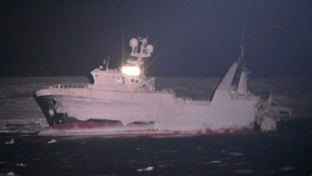 Northguider havarerte nord for Svalbard i romjulen i fjor. Trolig må det enda flere basestasjoner til før området der den forliste, dekkes av AIS.