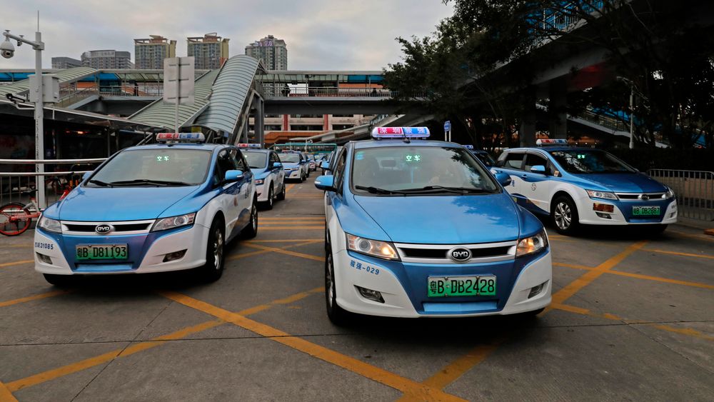 Shenzhen har byttet ut landets drivstoffdrevne taxier med el-taxier i et forsøk på å få ned luftforurensningen i byen.