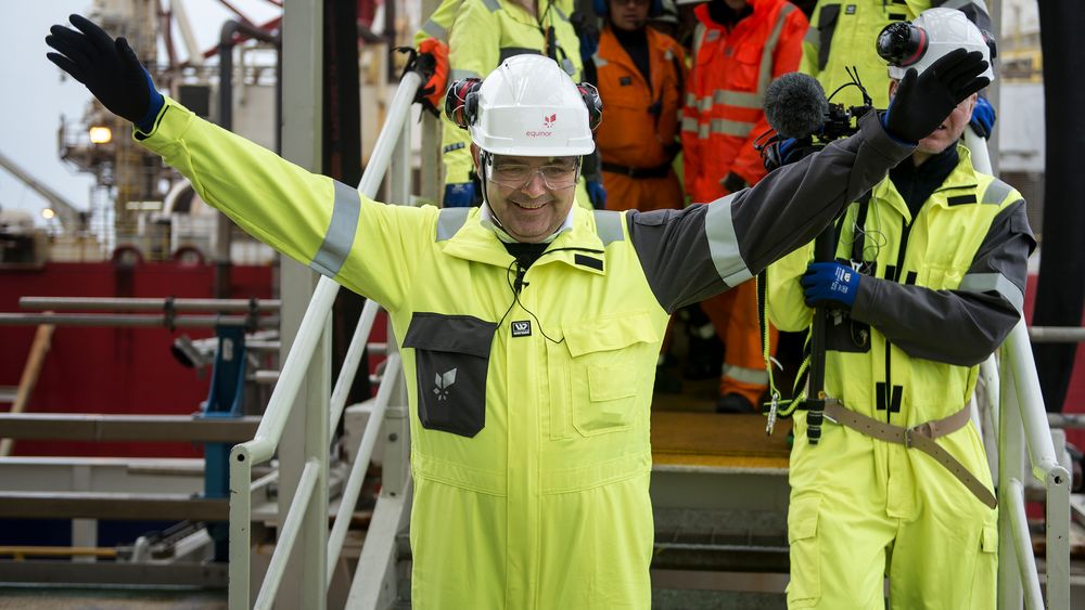 Olje- og energiminister Kjell-Børge Freiberg delte tirsdag ut 83 nye letelisenser på norsk sokkel. Her åpner han landstrømforsyningen til Johan Sverdrup, i fjor.