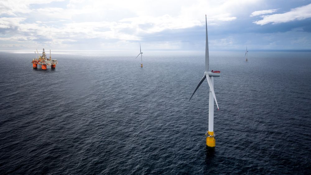 En tenkt framstilling av hvordan Hywind Tampen vil se ut. Her med Gullfaksfeltet i bakgrunnen (Illustrasjonsfoto: Equinor).