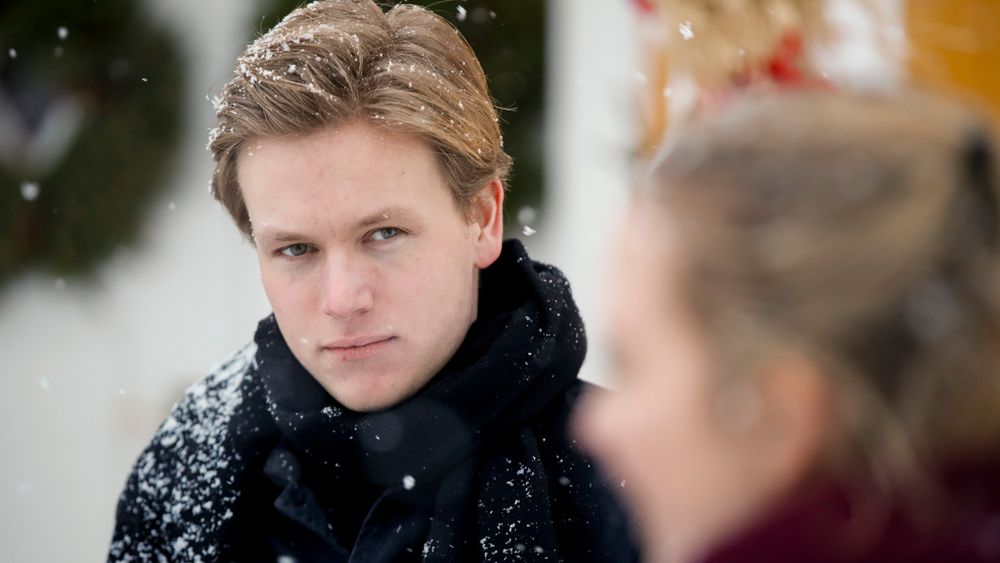 Unge Venstres leder Sondre Hansmark mener forslaget til etterretningslov går altfor langt i å tillate masseovervåking av norske statsborgere og vil at Venstres landsmøte skal sette ned foten.