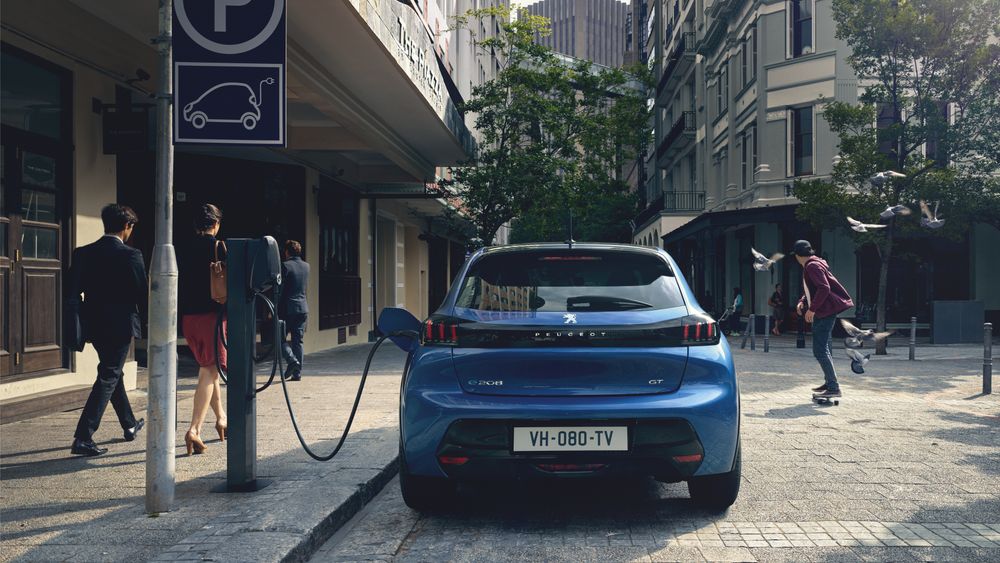 Peugeot pusher på for å selge så mange elbiler som mulig i 2020.