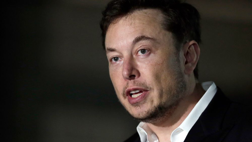 Tesla-sjef Elon Musk vil heretter kun satse på nettsalg.