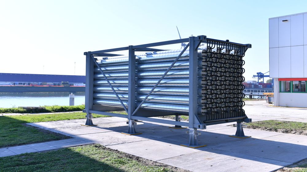 Den termiske batterimodulen til Energynest på utstilling i Europoort, Rotterdam. Den har en energilagringskapasitet på inntil 2 MWh (termisk).