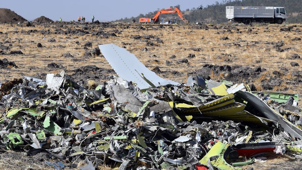 Vrakdeler fra Ethiopian Airlines Flight 302 ved Bishoftu, cirka 60 kilometer sørøst for Addis Abeba.
