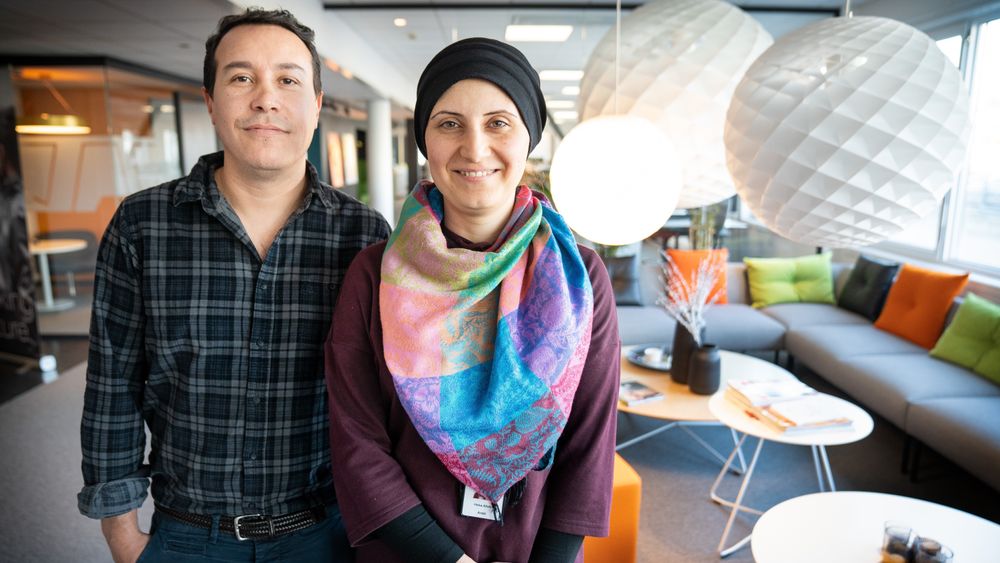 Julian Andres Larrarte  og Heba Arabi er sivilingeniører med praksisplass i ÅF. Høsten 2018 startet første kull med 12 flyktninger og innvandrere med ingeniørutdanning på en ettårig videreutdanning ved OsloMet.