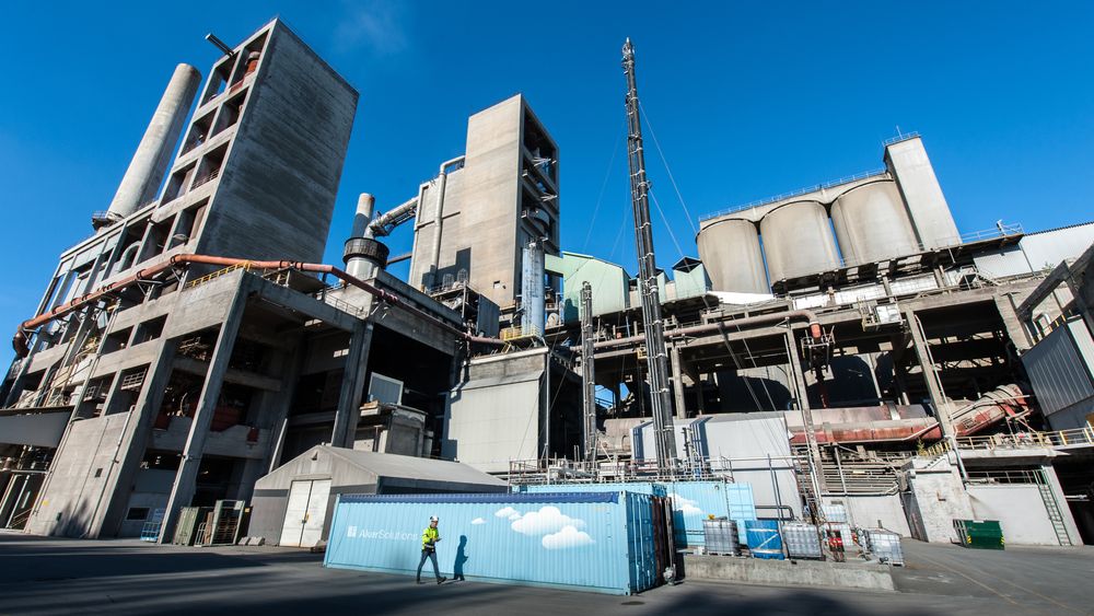 Norcems sementfabrikk i Brevik i Porsgrunn kommune er det ene av to anlegg som nå vurderes for karbonfangst og -lagring, såkalt CCS, i Norge.
