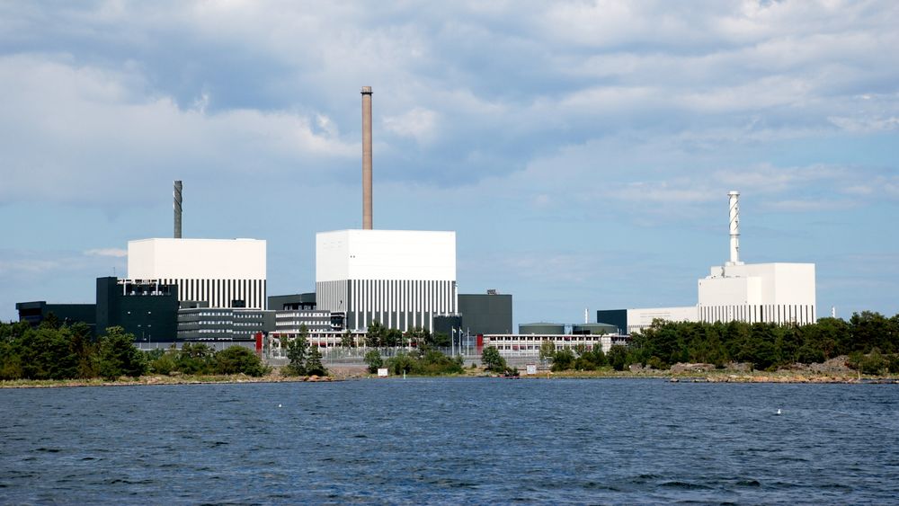 Oskarshamn (bildet) og Ringhals Kjernekraftverk ble tvunget til å dra ned sin effekt på grunn av et kraftnett i ubalanse. Slike hendelser kommer vi trolig til å oppleve flere av, ifølge Statnett.