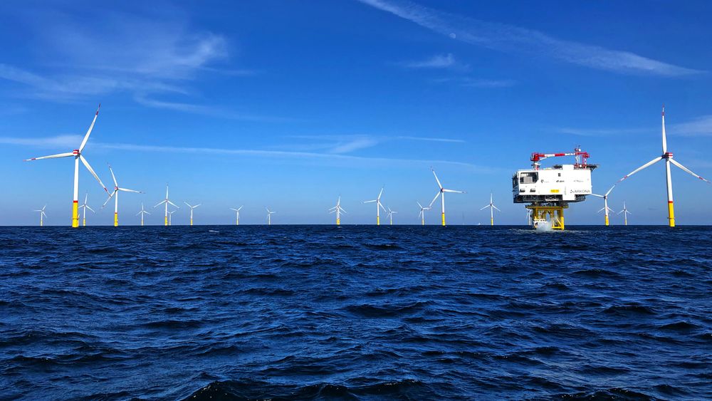 Havvindparken Arkona i Østersjøen i Mukran på øya Rügen i Tyskland, leverer nå strøm fra 60 vindturbiner til 400.000 tyske hjem.