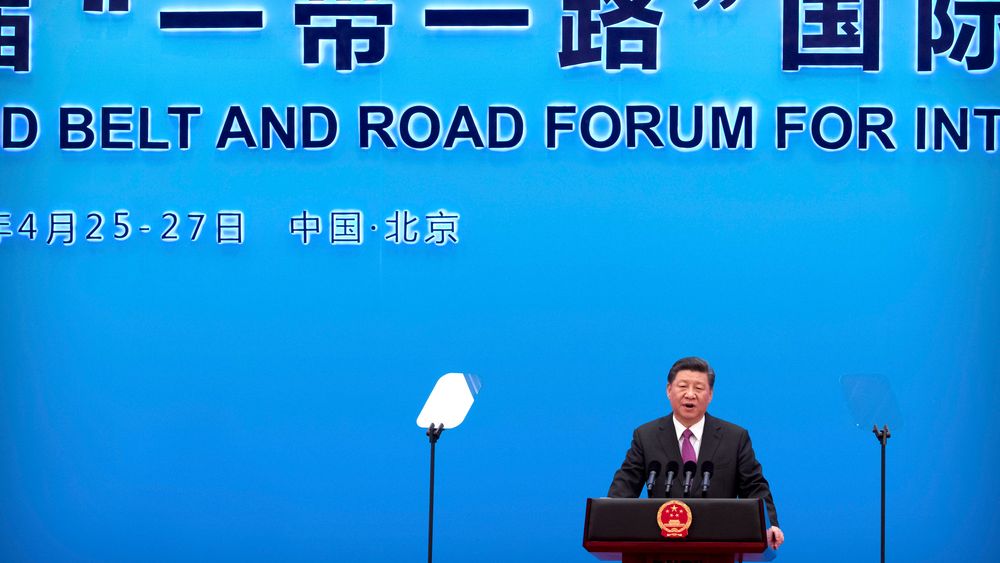 – Vi er fast bestemt på å støtte en åpen, ren og grønn utvikling og forkaste proteksjonisme, sa president Xi Jinping lørdag.