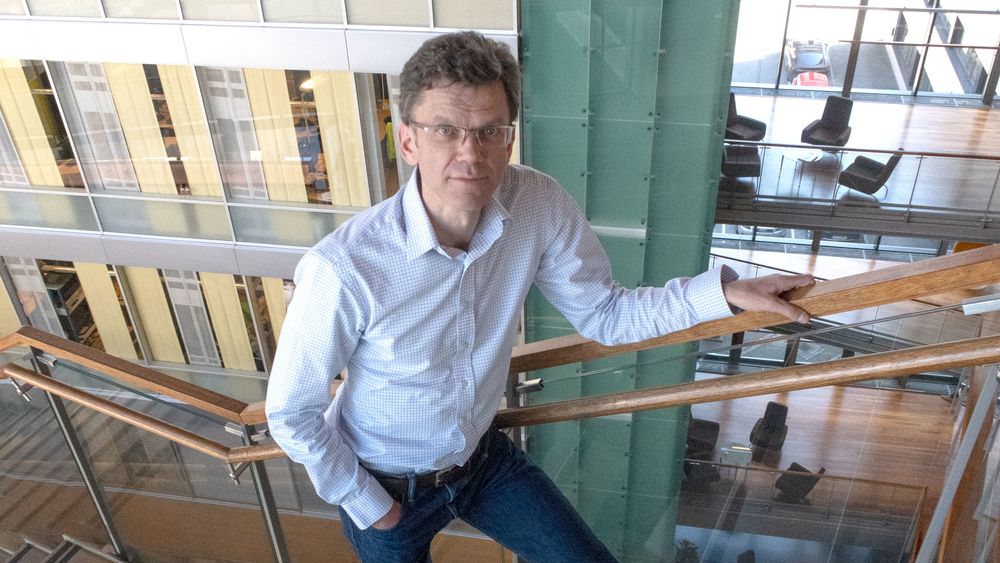 Kapteinen på Telenor-Norge-skuta, Petter-Børre Furberg, fyrer av en bredside mot Nasjonal kommunikasjonsmyndighets forslag til regulering av grossistmarkedet for mobil.
