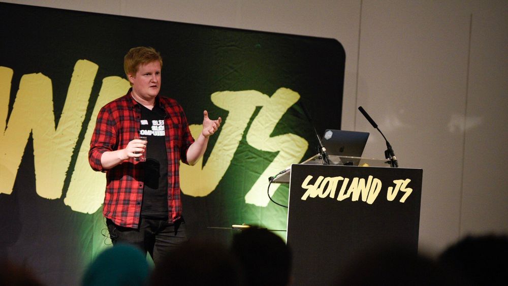 Stian Veum Møllersen mens han holdt et foredrag under Scotland JS sommeren 2018.