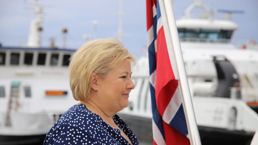 Statsminister Erna Solberg var i spissen for regjeringens delegasjon da den la fram plan for å halvere utslipp fra innenriks sjøfart og fiske torsdag.