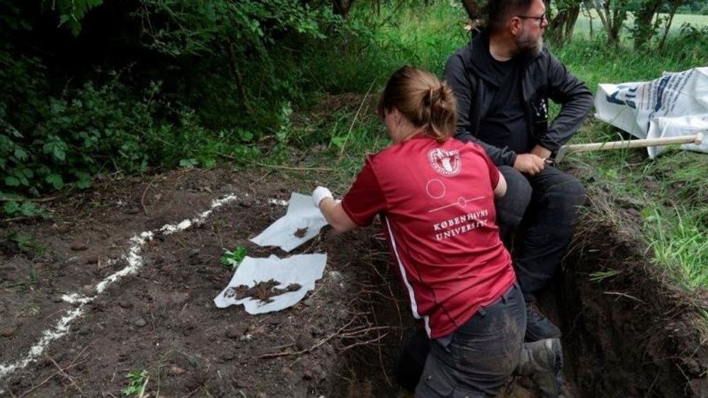 Forskerne har også undersøkt om det er årstidsvariasjoner i DNA-et som de oppdager i jorden, så hver tredje måned i løpet av et år har de samlet jordprøver som de blander for å få en homogen referanseprøve.