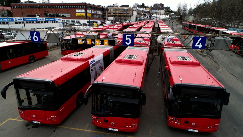 Illustrasjonsbilde: Parkerte busser hos Unibuss i Strømsveien i Oslo.