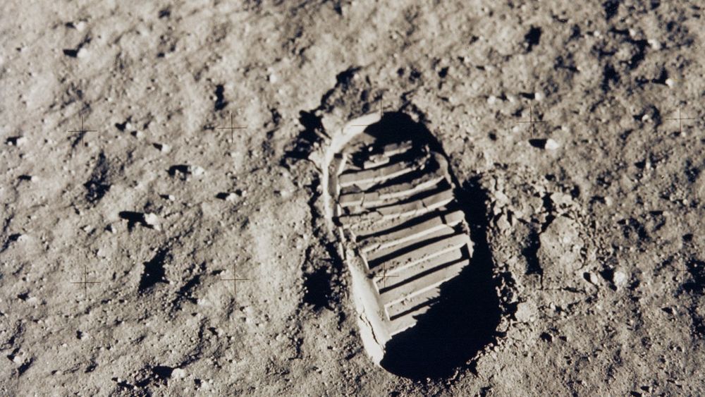Et av de første stegene på månen. Bildet viser fotavtrykket etter Buzz Aldrin. Neil Armstrong og Buzz Aldrin gikk på månen 20. juli 1969.