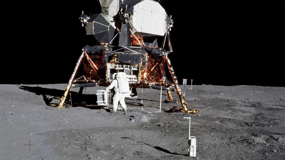 Astronaut Edwin Aldrin på månen i 1969. NTNU ønsker å være med på neste måneferd.