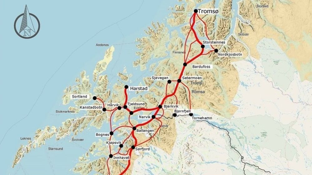 Nord-Norge-banen har vært utredet flere ganger tidligere. Kartet viser hovedtraseen fra utredningen tidlig på 1990-tallet, med alternative traseer (de tynne rød strekene).