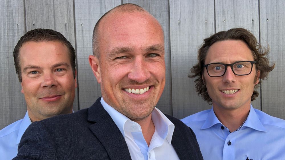 Jarle Reger, Martin Ryde og Tomas Skøie i BlastManager smiler bredt etter å ha blitt kjøpt opp av svenske Infobric.